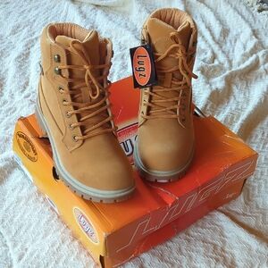 NIB Women's Lugz Lace-Up tan hiking Boots sz 8 (Box says 9 but they run small!)